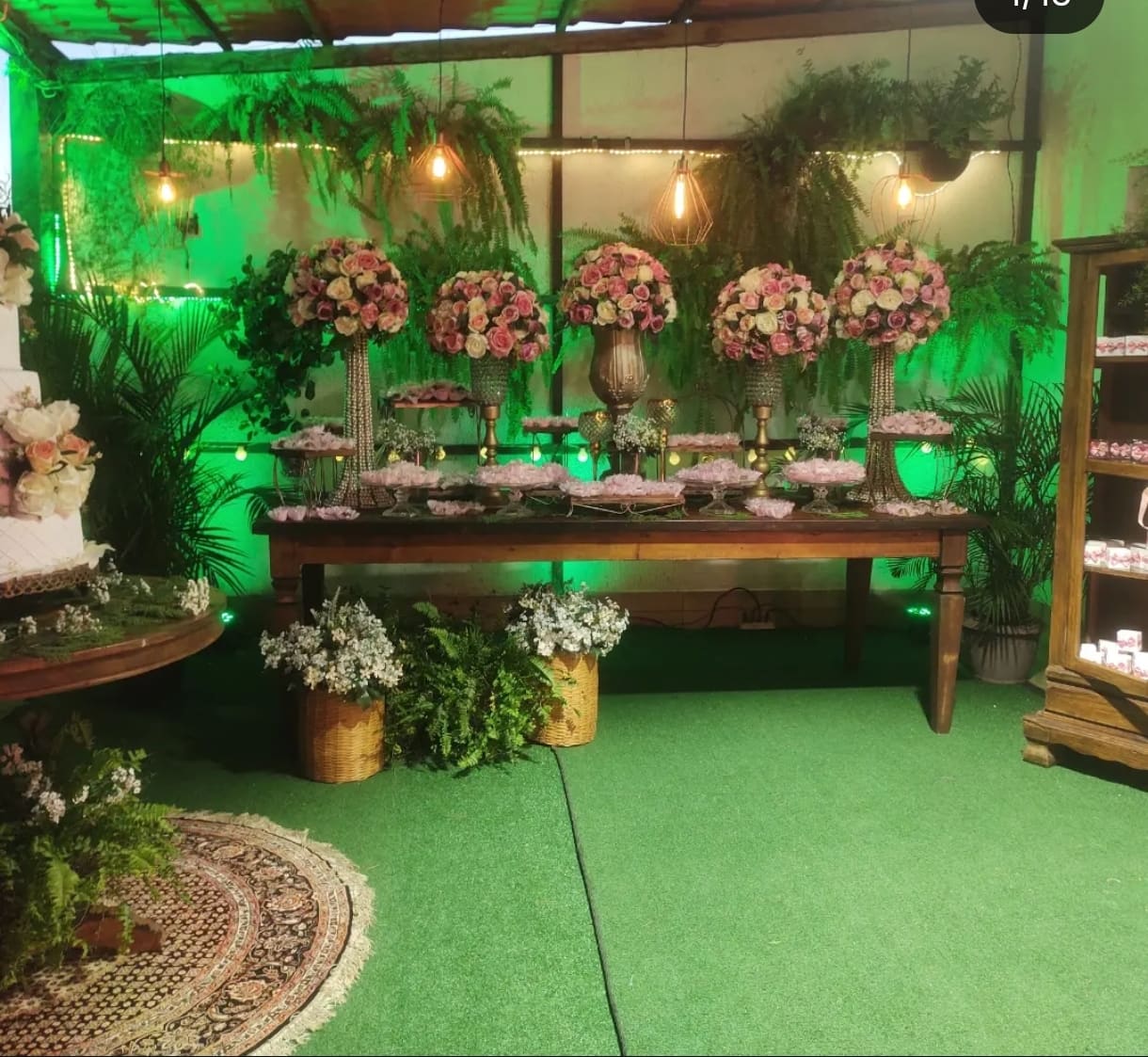 Espaço decorado do Palacy Eventos com jardim e flores em Salvador, Bahia